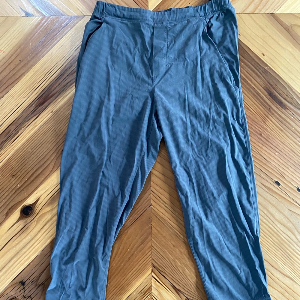 Lululemon jogger / pants